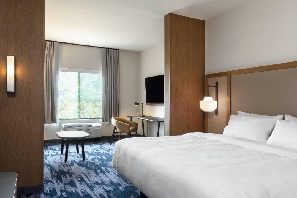 King Suite with Sofa Bed and Roll-in Shower - Mobility Accessible interior